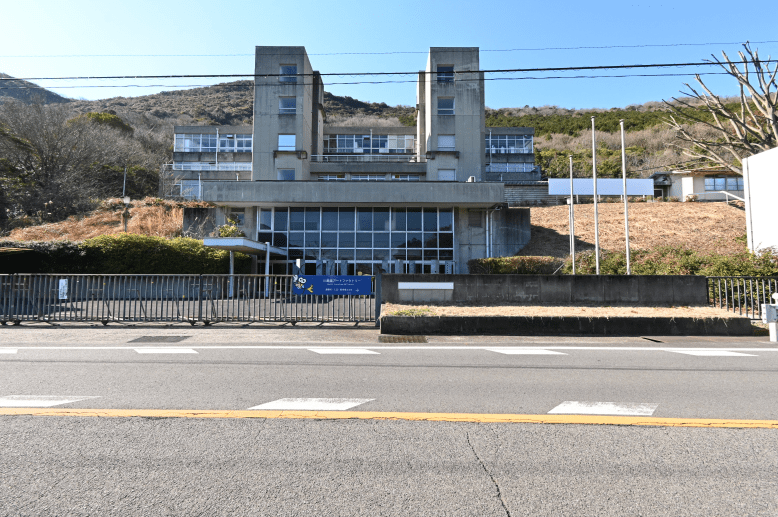 04_外観（東面正面）