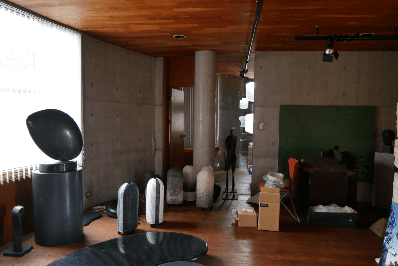 14_3階 アトリエの南側を見る