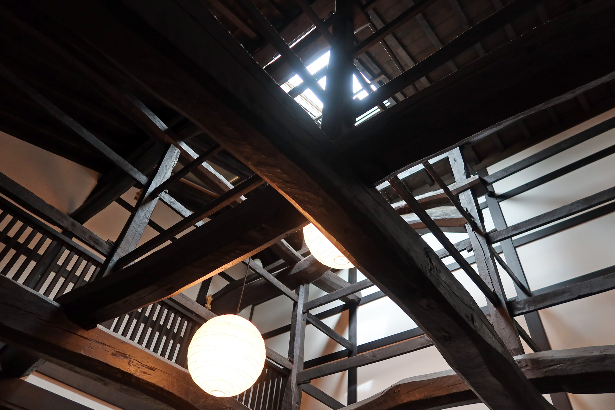 11_内観 応接間吹抜 11_内観 応接間吹抜