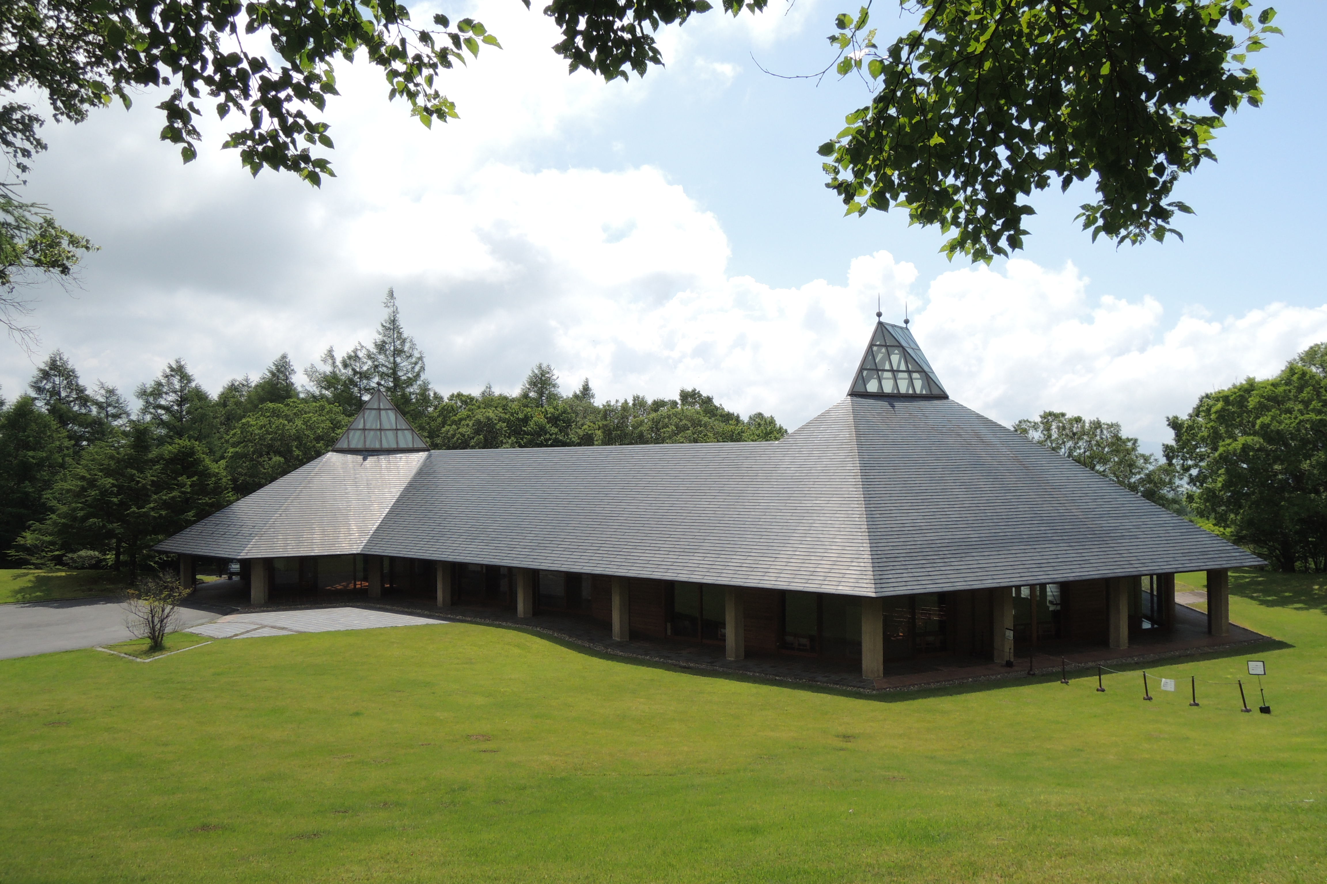 03_外観（北西面）