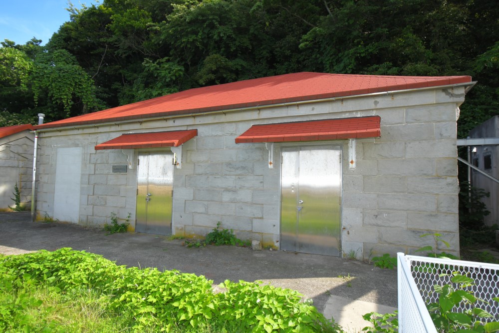 経ケ岬灯台旧第一物置