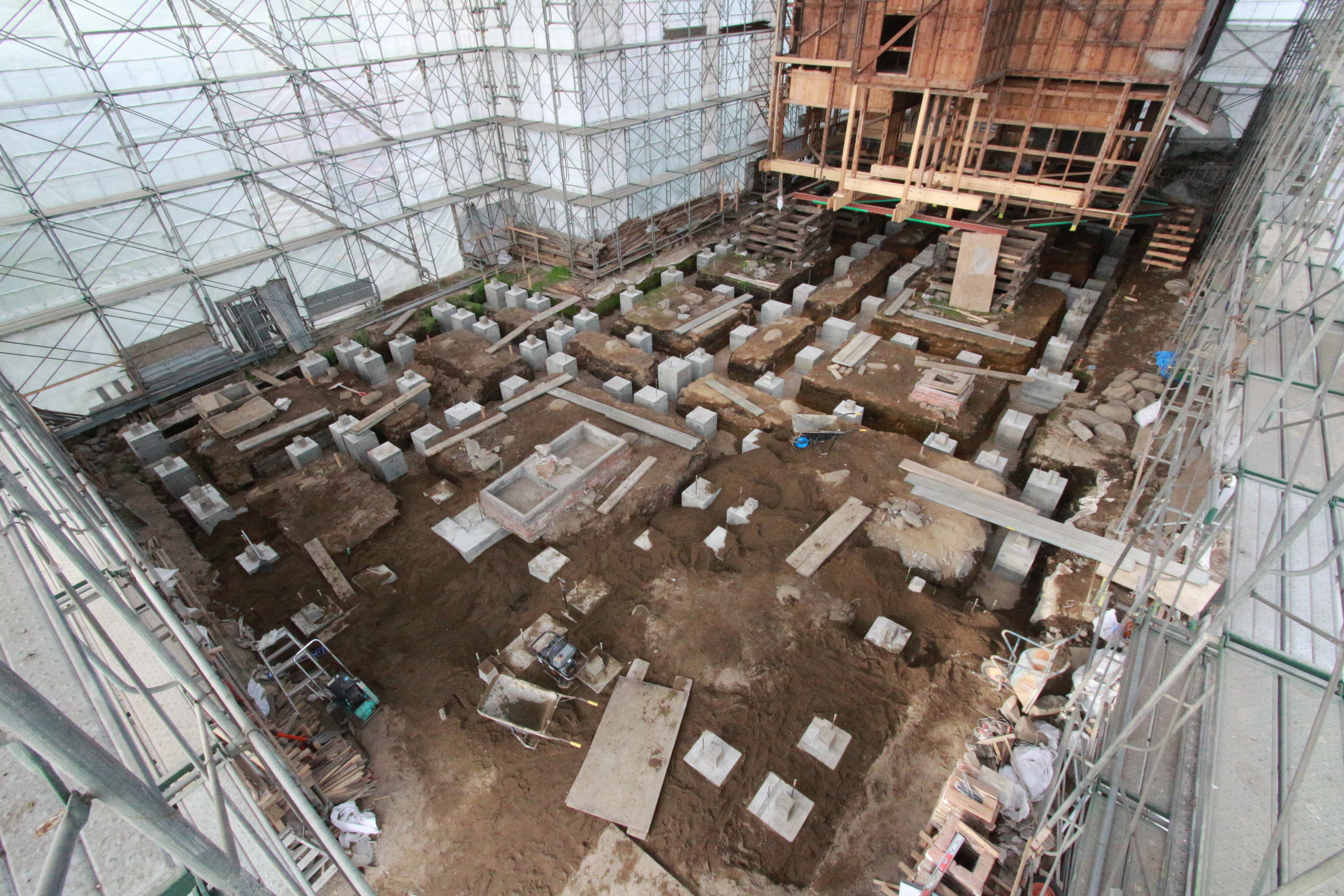 ［写真］修理工事の様子