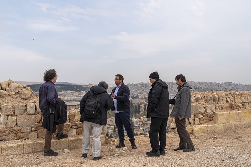 被災したガズィアンテプ城（トルコ）での修復作業現地調査（文化財防災センター提供）